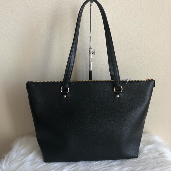 Coach - Picture 6 of 8